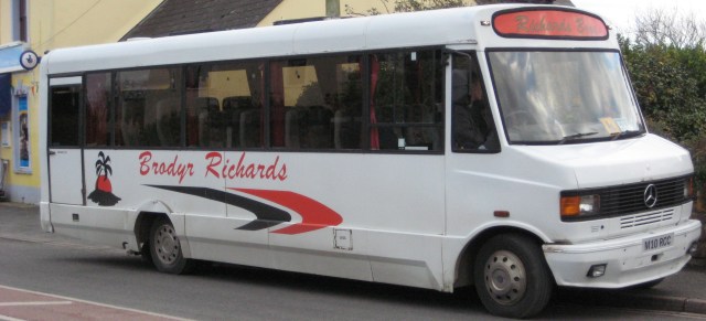 Brodyr Richards bus in Dinas