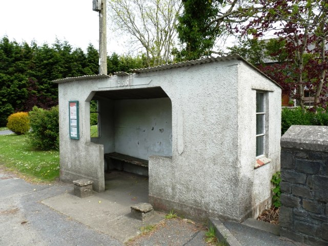 Bus Shelter Dinas Yet yr Bontpren